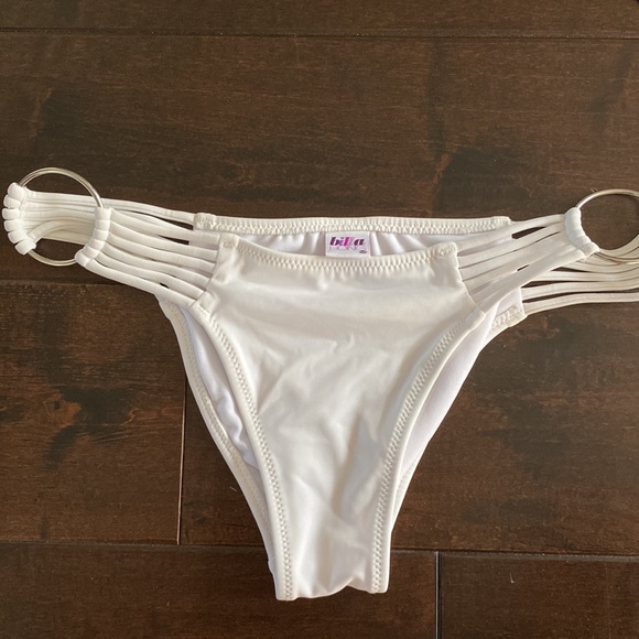 BillaBong swimming suit size S ( two pieces) - Picture 2 of 3